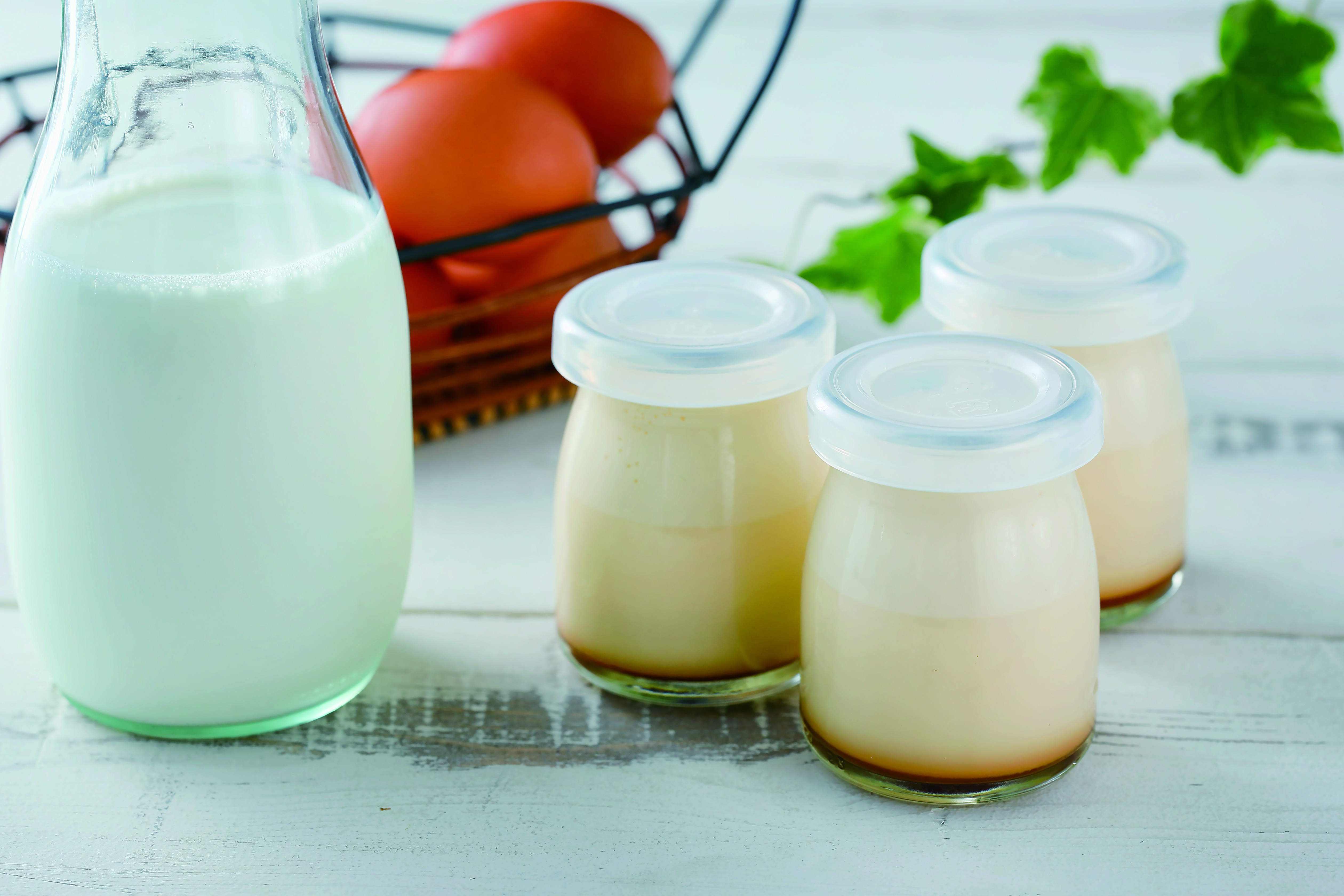 ２つの味わいが一度に楽しめる瓶入りプリン「2層仕立ての濃厚生クリームプリン」を 近畿圏ライフで新発売！