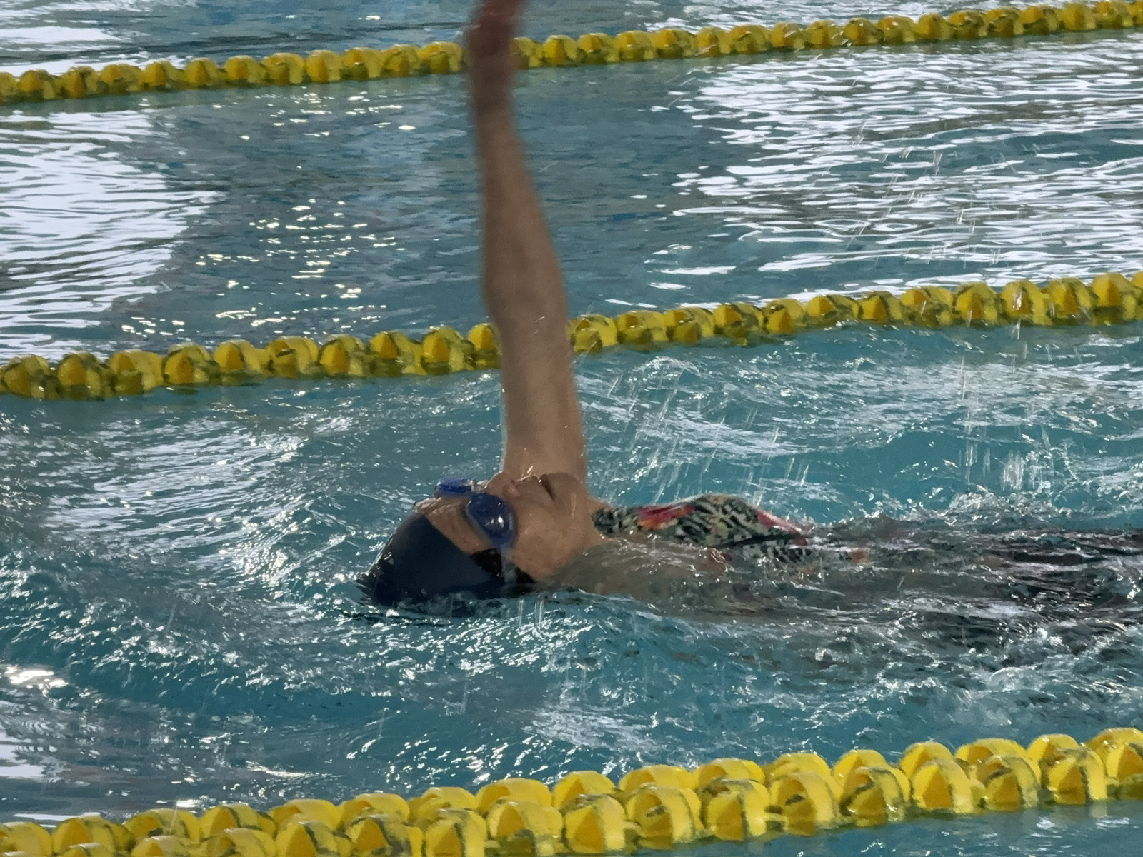 得意とする背泳ぎ