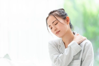 病院では異常なし。
でもすっきりしない…「なんとなくの重だるさ」と身体の深い関係
