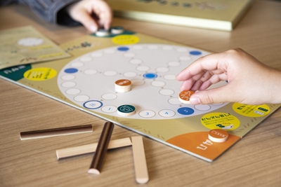 1,300年前に大流行したボードゲーム「かりうち」を体験