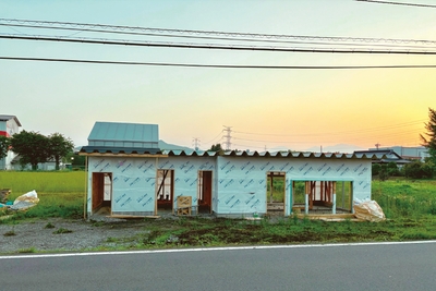 建設中