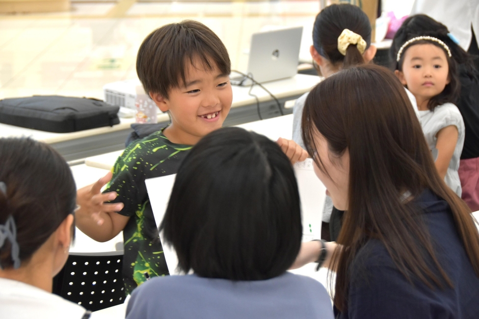 「このレシートは、きっとこんな人だよ」と学生たちに報告