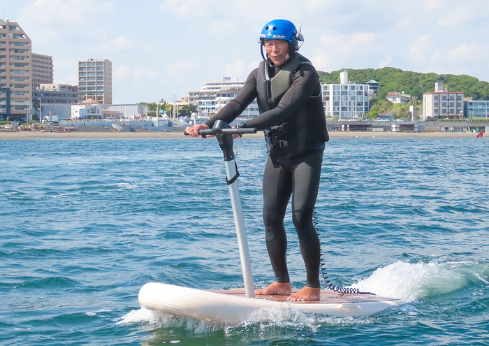 初心者の方も楽しめるE-FOIL(イーフォイル)スクーターのイメージ