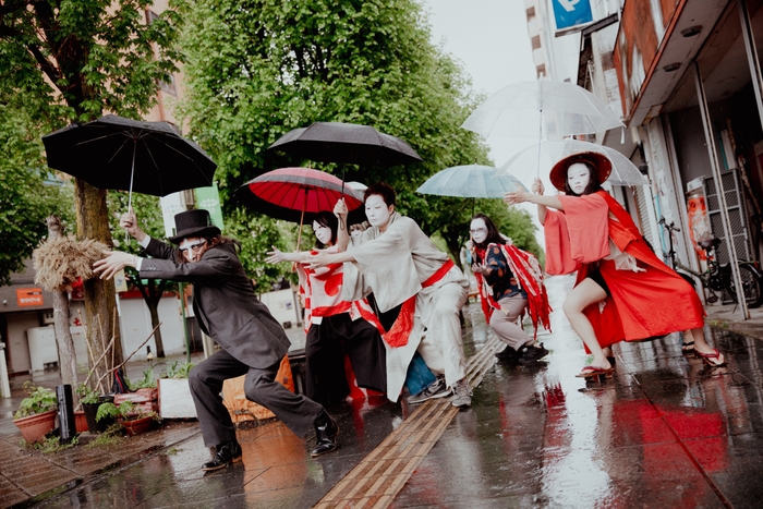 歩行者天国での舞踏体験企画より