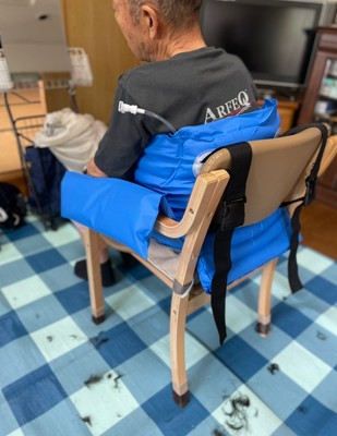 座椅子にだっこしゃんを使いカット