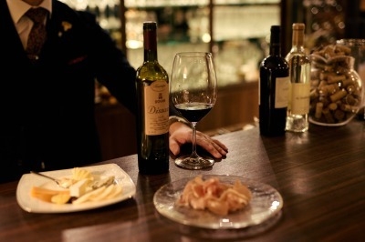 ソムリエとの会話も楽しみの一つ
