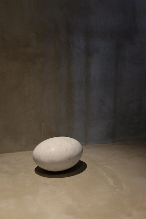 大村 大悟《subject and object》2021/32×45×30cm/大理石