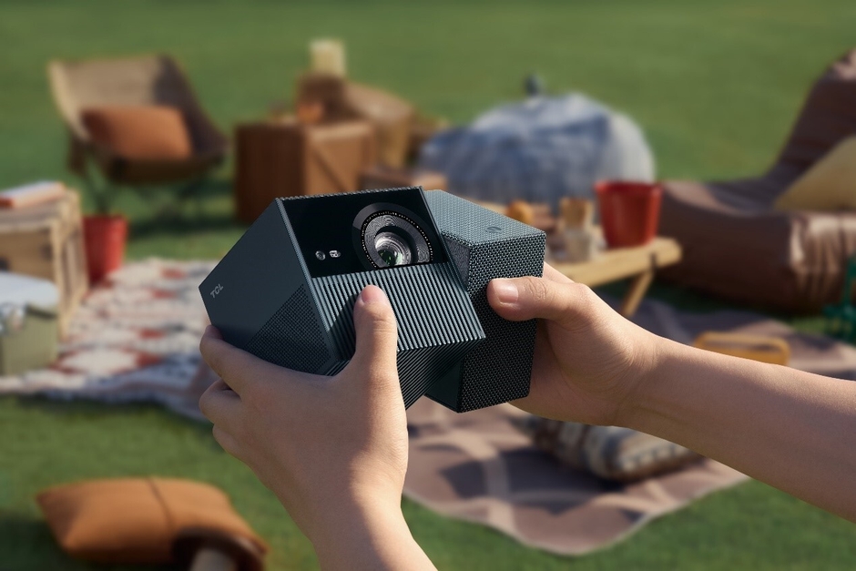 “手のひらでひねる”ユニークなデザイン