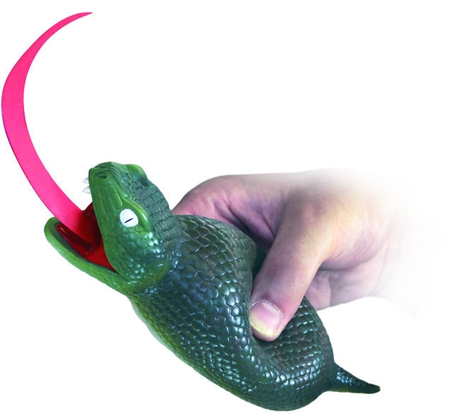 つちのこの舌が飛び出した!