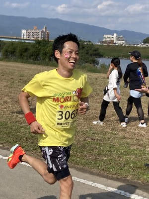 走っているランナー