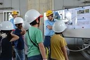 <阪神電車まなび基地見学会の様子>