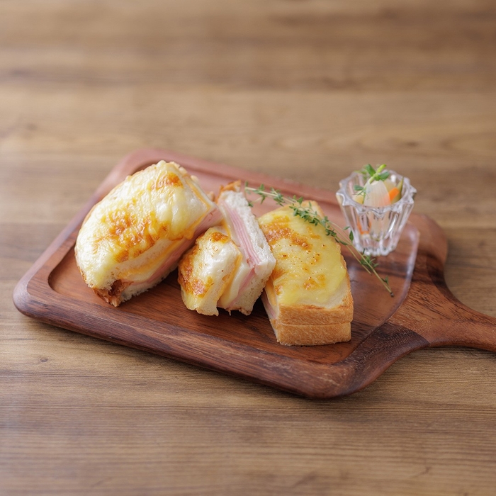 2種チーズをたっぷり香ばしく焼き上げた「クロックムッシュ」