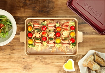 “食器”に変身するA4サイズのタブレット型フライパン 『evercook　αタブレット』発売