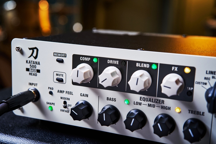 『KATANA-500 BASS HEAD』 コントロール部