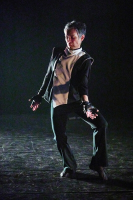 石山雄三前作『decr.』より photo by Yohta Kataoka
