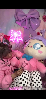 しなこちゃん直筆サイン入り!