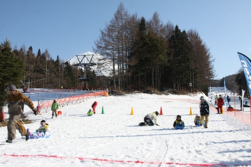 親子で参加できる「親子雪上運動会」