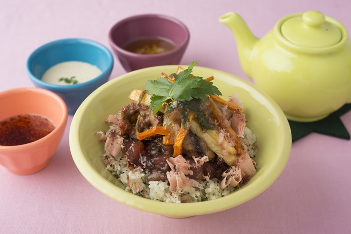 団体部門グランプリ「カツオ de がね?茶飯どんぶり~3種のソース添え~」