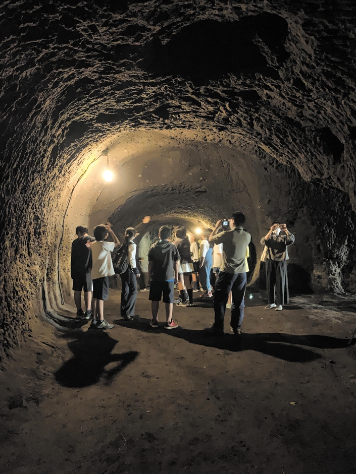 地下壕ガイドツアー(入館料別途)