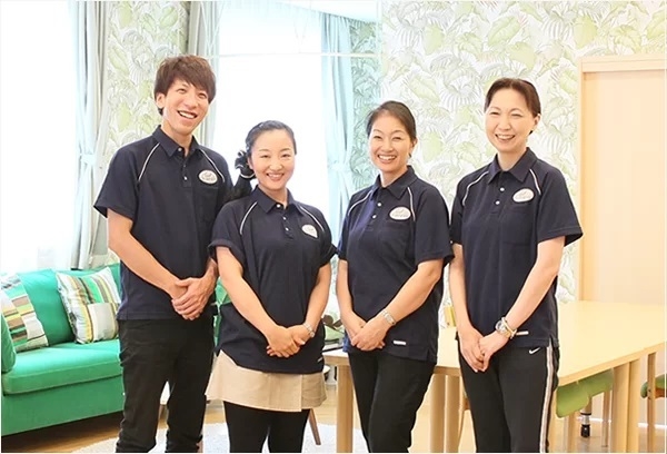 ゴールドエイジ株式会社 スタッフ