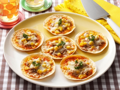 子どもとたのしむ 一緒につくる簡単おかず 「コーンマヨネーズのプチピザ」