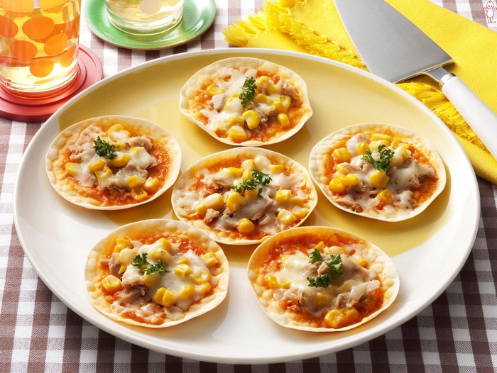 子どもとたのしむ 一緒につくる簡単おかず 「コーンマヨネーズのプチピザ」