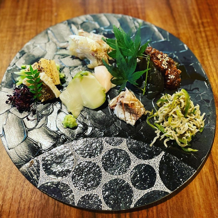 本日の8寸(8寸とはお皿の大きさの意味)7種