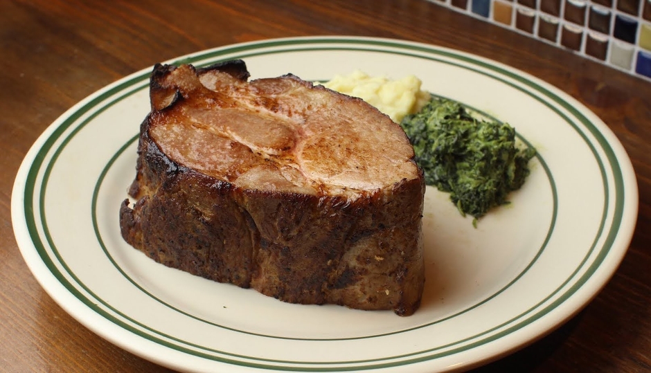 富士山(ポークステーキ 450g) 1,771円(税込) たっぷり肉を食べたい気分の日にぴったりのサイズ。