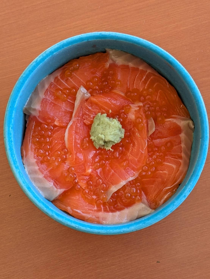 富士山サーモンといくら丼