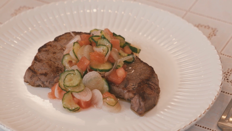 「ステーキ 野菜ドレッシング」