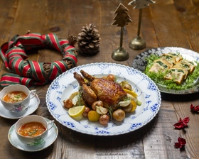 “焼きたての感動をご家庭で”ROTISSERIE★BLUE特製ロティサリーチキン入りクリスマスセットが数量限定で発売