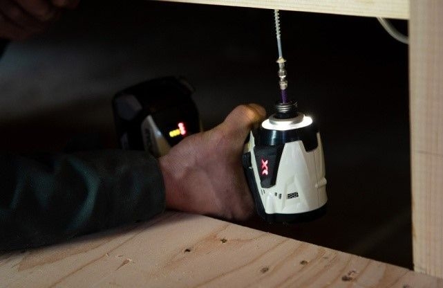 先端に影をつくらない高輝度LED