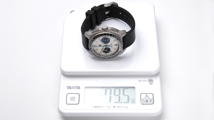 重さはたったの79.5g!(ラバーストラップの場合)