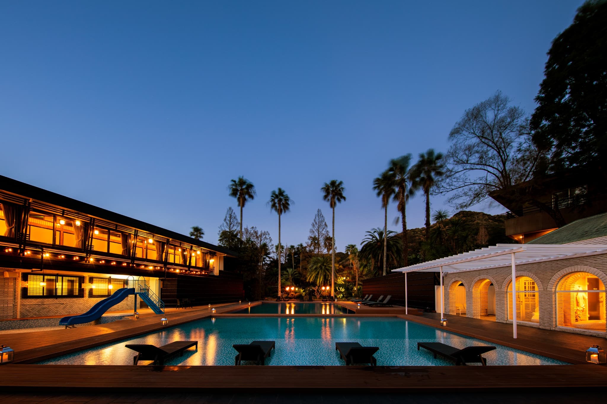 【温泉プール】