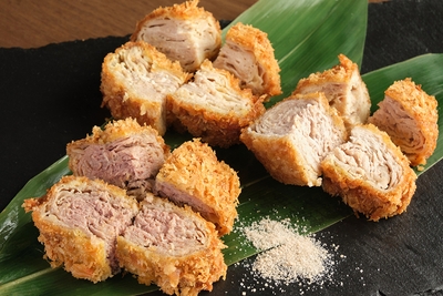 ○牛豚鶏3種盛合せ 2,180円(税込)［牛豚鶏3種盛合せ膳　2,680円(税込)］牛豚鶏の3種盛り合わせメニューも新発売！3種のミルフィーユカツを食べ比べできます。