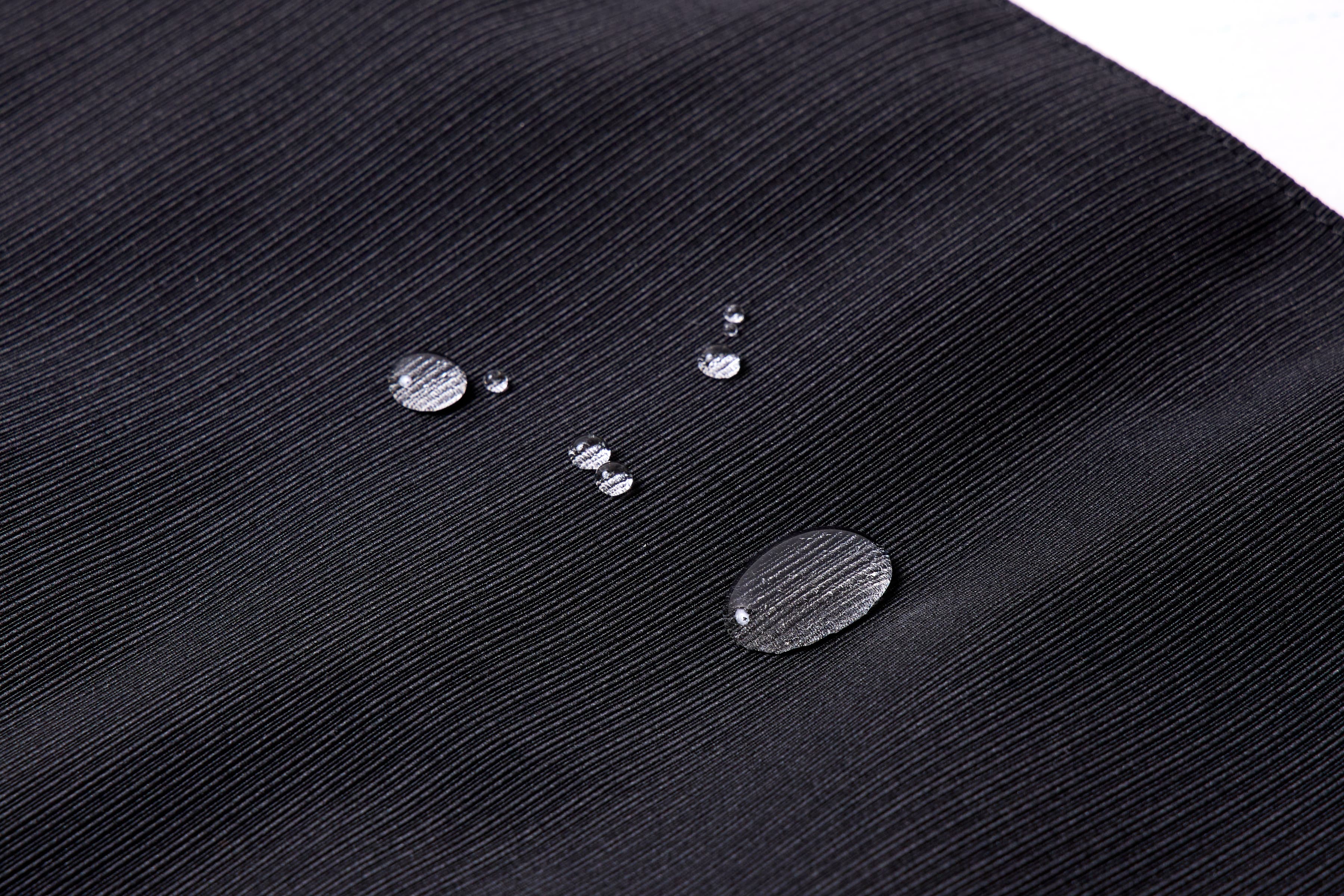 水滴を弾く、安心の撥水設計