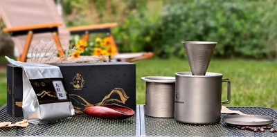 Amazonプライムデーで最大20％オフ　 チタン製茶こし＆コーヒードリッパー付き二層マグセット『茶琲』、 7月13日までセール実施