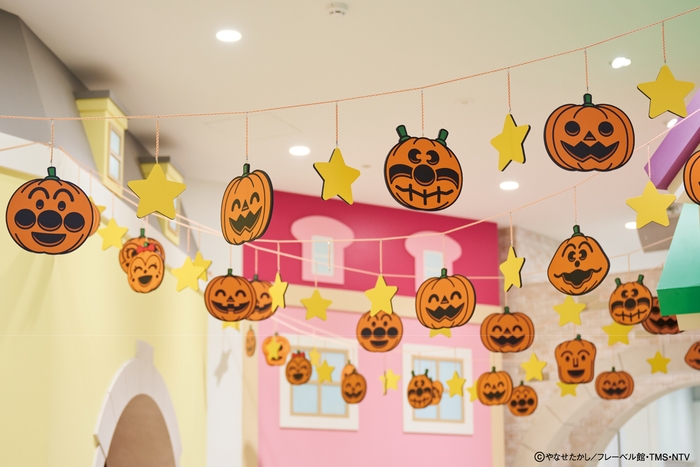 ハロウィーン装飾とフォトスポット　※画像はイメージです