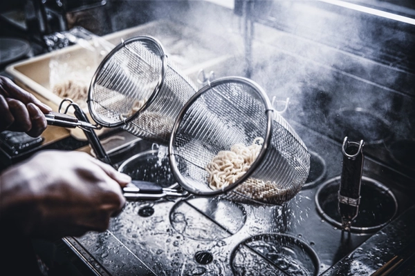 ＜人類みな麺類系列＞ 「みな麺」1号店がなんばウォークに 4月14日(金)グランドオープン！