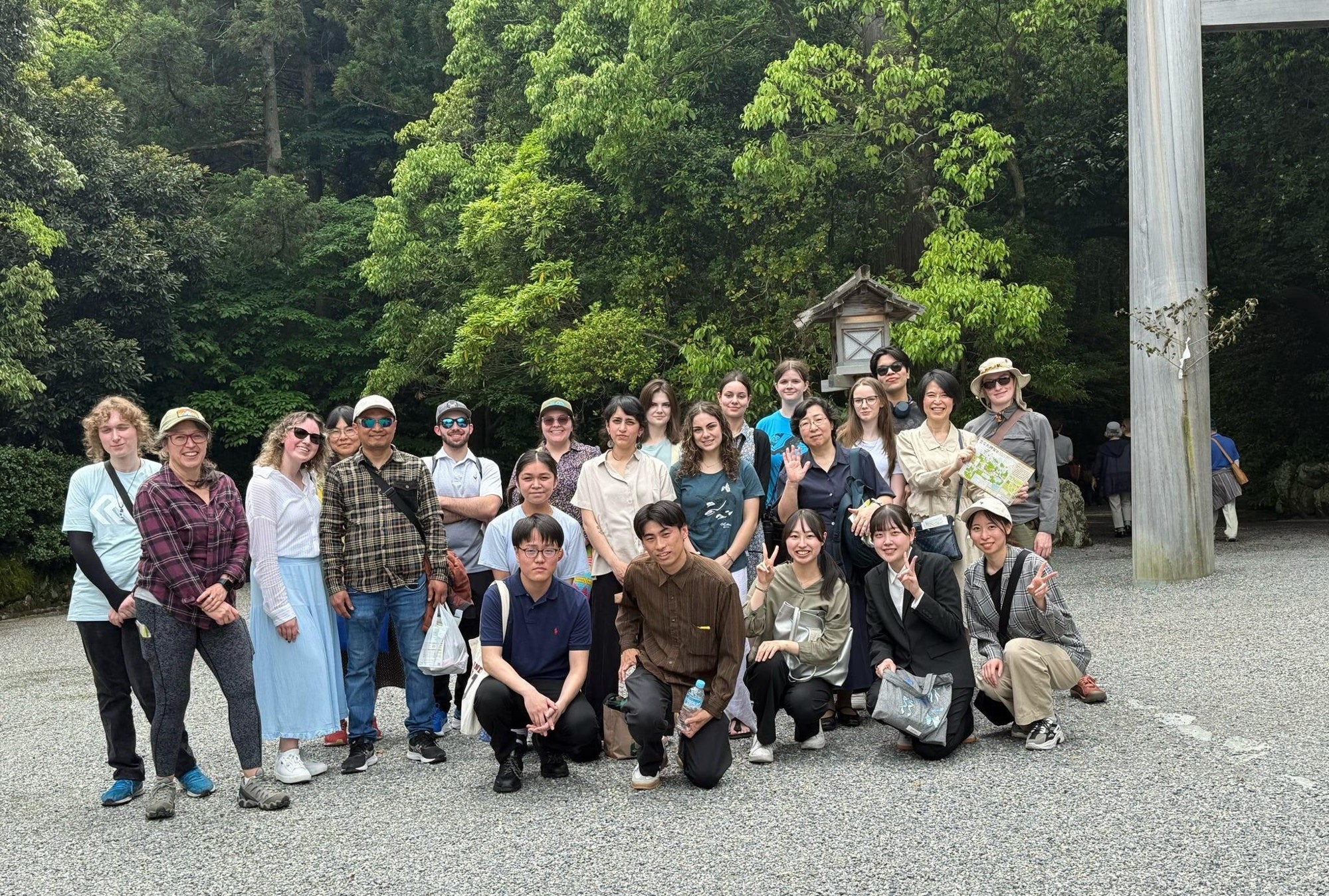 【名城大学】人間学部の志村ゼミの学生がカナダの学生と伊勢神宮で国際交流ゼミを実施