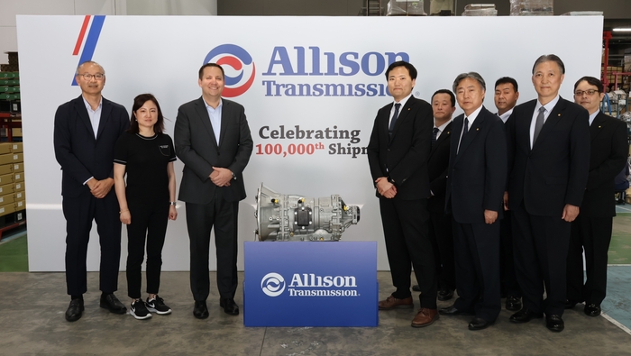 インド・チェンナイ工場生産 アリソン1000シリーズ(TM) ・2000シリーズ(TM) 累計出荷台数10万台記念式典