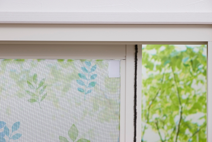 張り替え方 網戸の上からも貼れる2