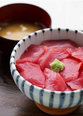 生まぐろ丼　限定20食