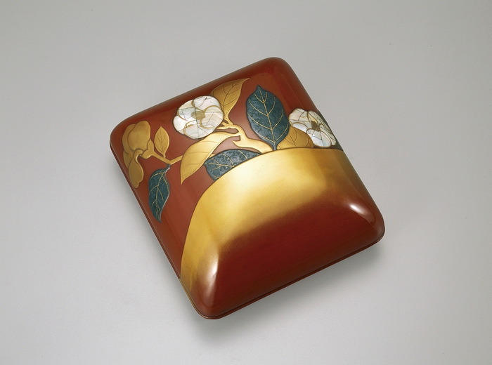 尾形光琳 椿図蒔絵硯箱 18世紀 あいおいニッセイ同和損害保険蔵