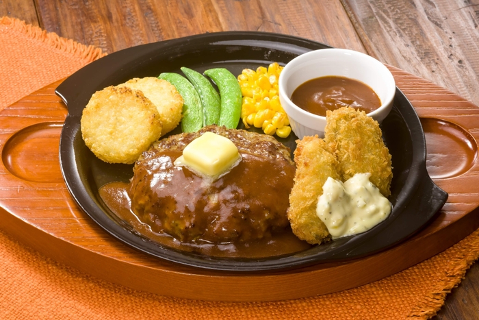 デラックスジューシービーフハンバーグ&カキフライ 濃厚デミグラスソース