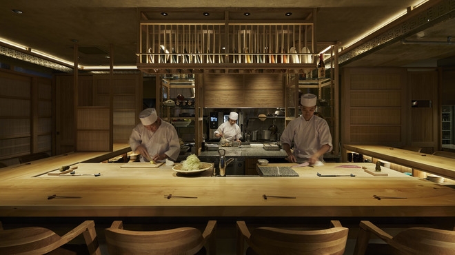 料理人が腕を振るう、“魅せる”カウンター席