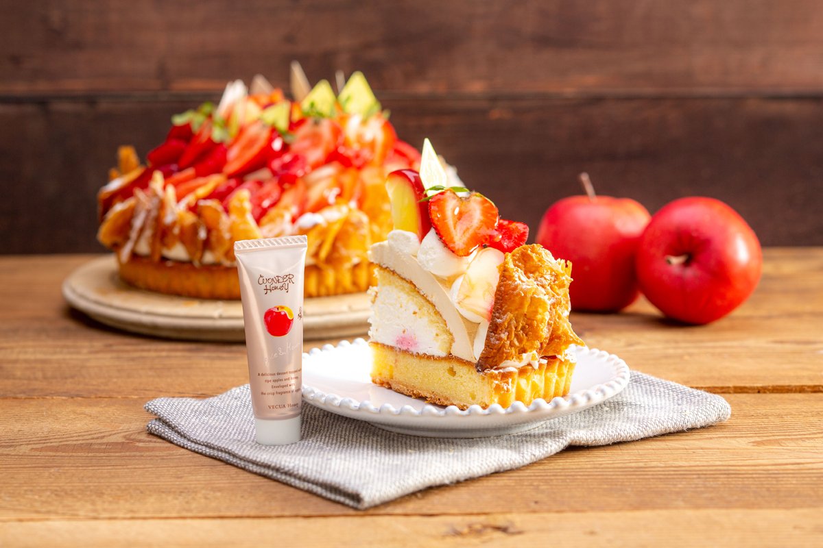 【ラ・メゾン アンソレイユターブル】コスメブランド「VECUA Honey」とのコラボタルト販売決定!