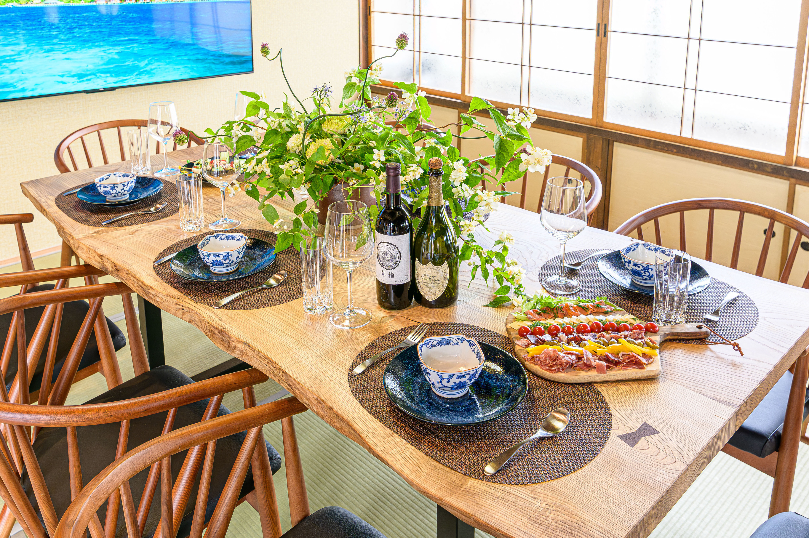 メインダイニングテーブル