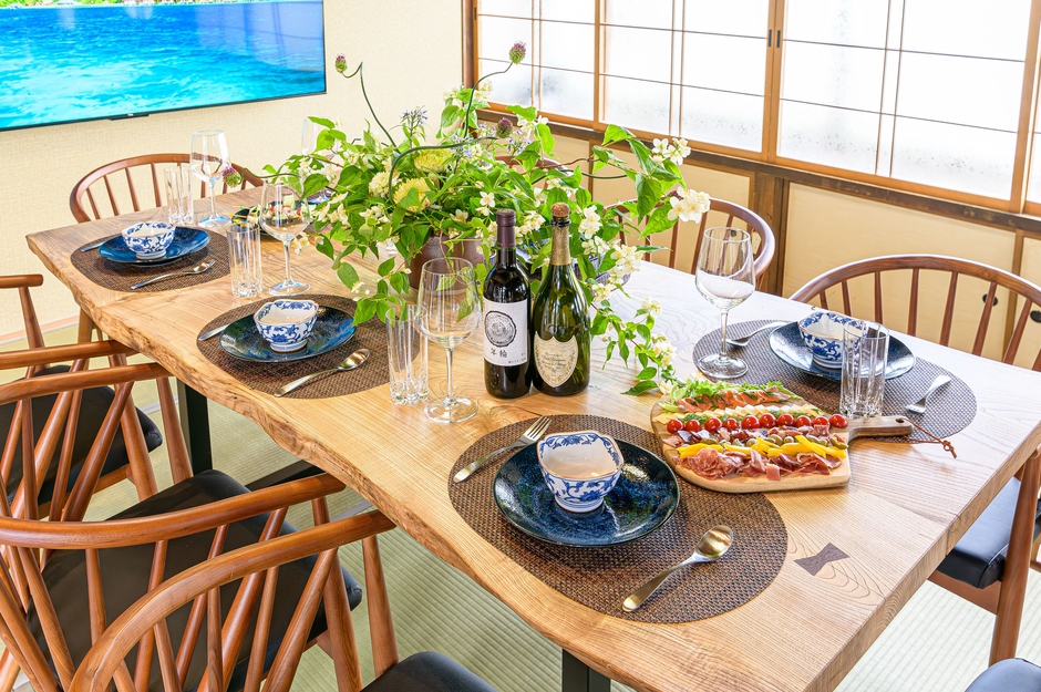 メインダイニングテーブル