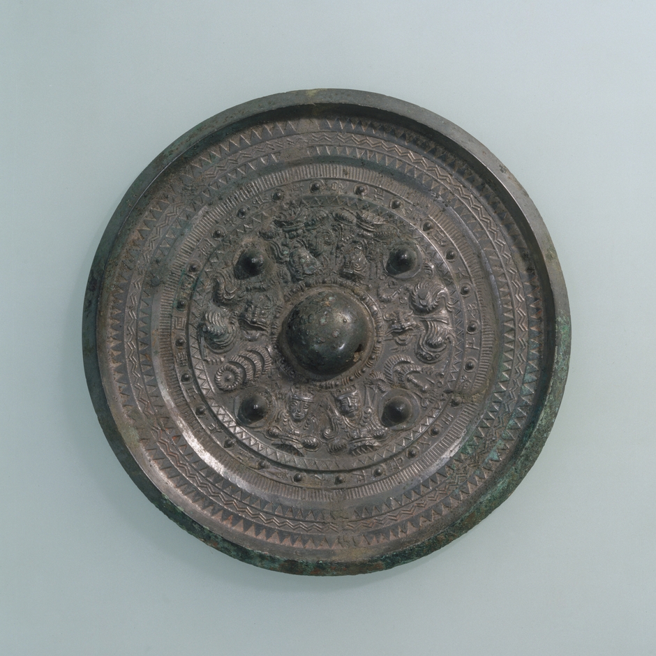 三角縁四神二獣鏡　古墳時代・4世紀　神奈川県平塚市 真土大塚山古墳出土　青銅製　 東京国立博物館蔵　(※貸与予定作品)